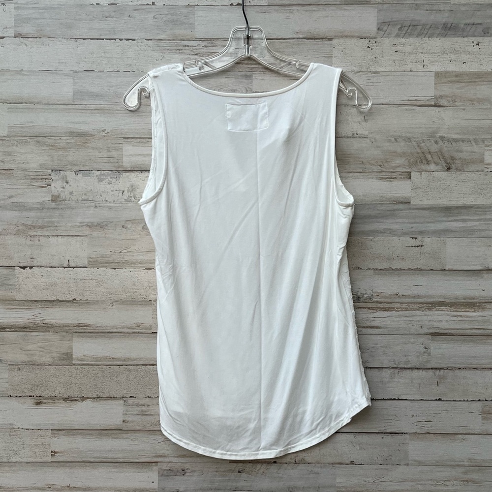 41 Hawthorn White Textured Circle Sleeveless Blouse - Picture 5 of 8
